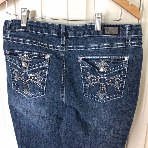 jeans with rhinestones on pockets